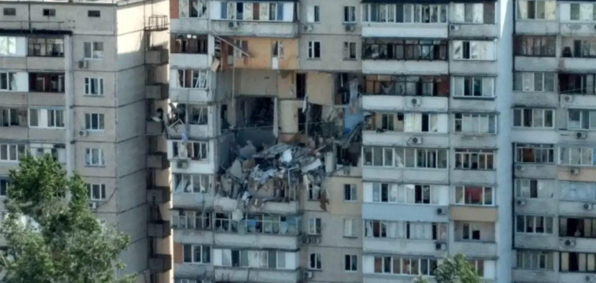 Взрыв в доме на Позняках: под завалами остается еще минимум двое людей