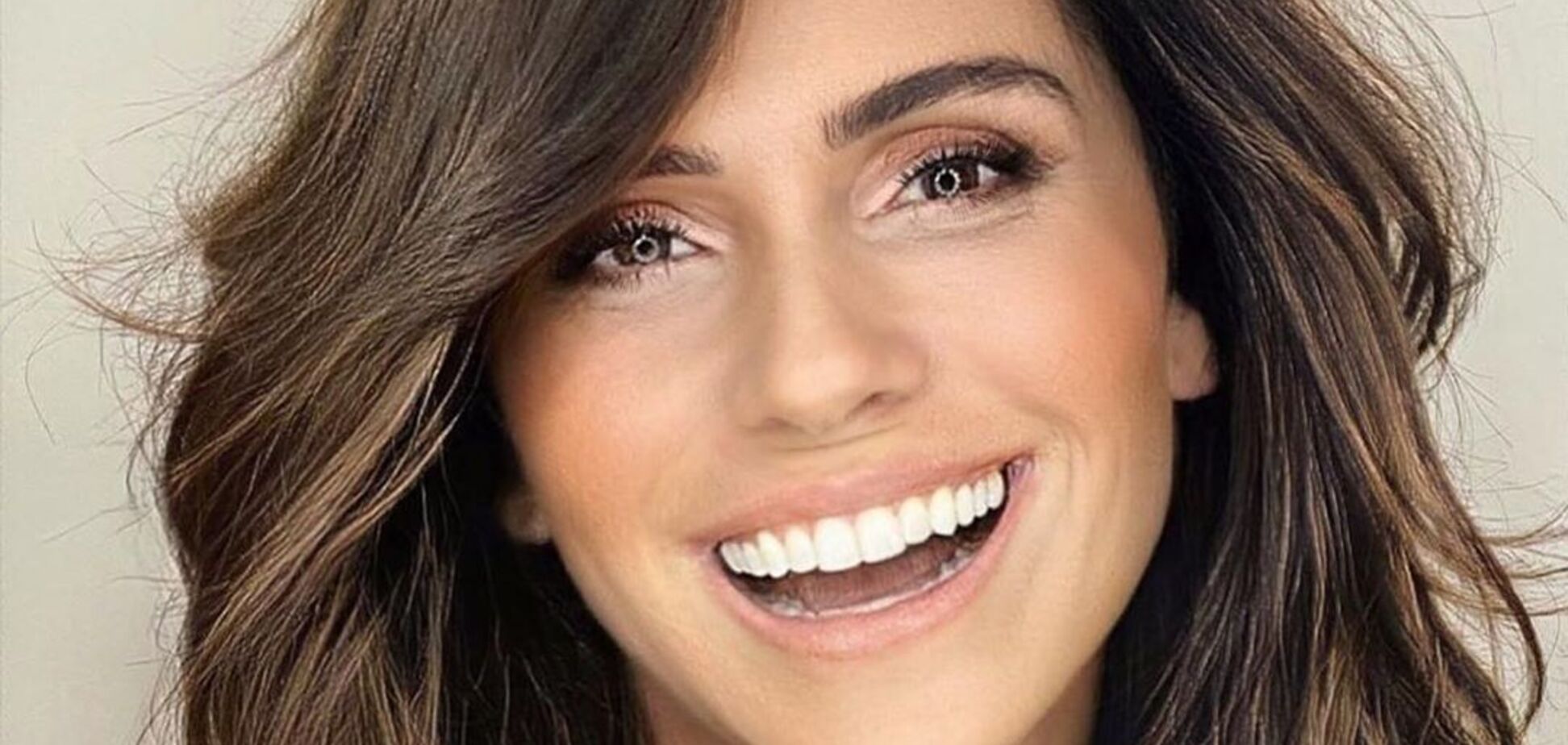 44-летняя звезда 'Клона' восхитила сеть стройным телом в бикини. Фото