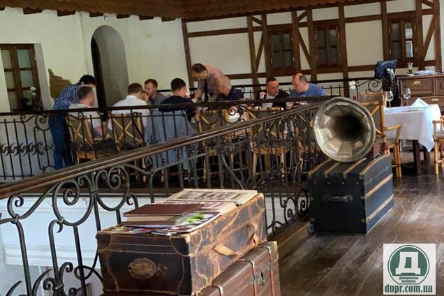 'Слуги народа' в карантин пообедали в ресторане Днепра на 15 тысяч гривен. Фото и видео