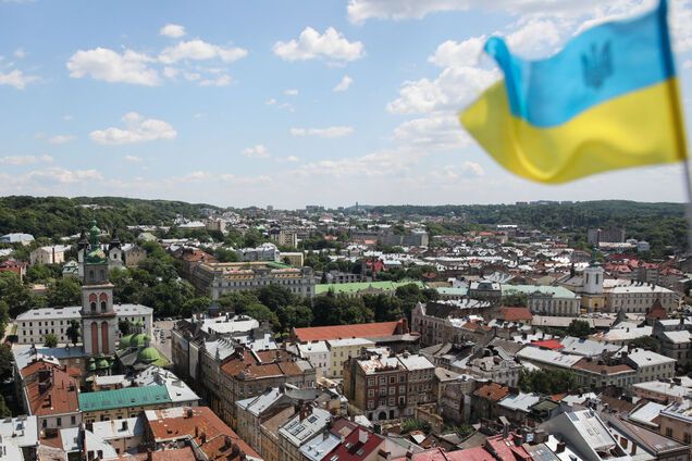 Жителів Львова закликали бути обережними і небайдужими