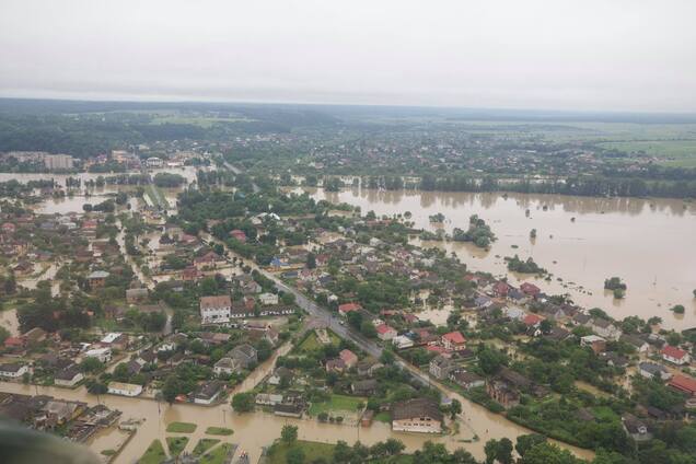 Последствия наводнения на западе Украины