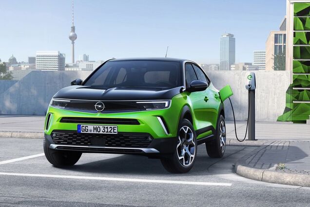 Есть электрическая версия: рассекречен новый Opel Mokka 2021