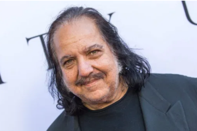 Порнозвезду Рона Джереми обвинили в изнасиловании: ему грозит 90 лет тюрьмы