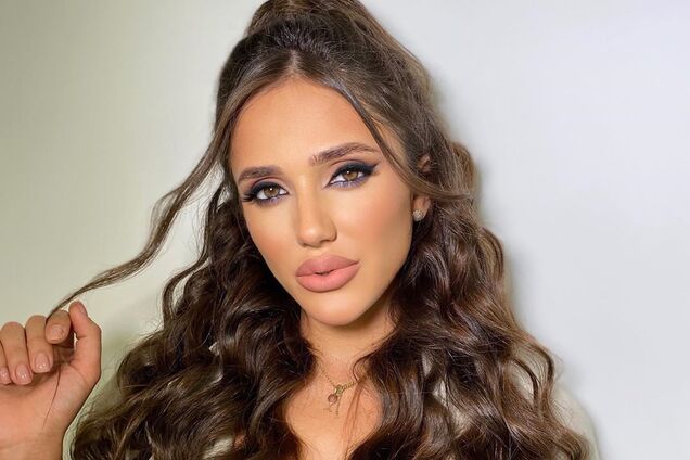 Победительница 'Холостяка' показала соблазнительные формы в бикини. Фото