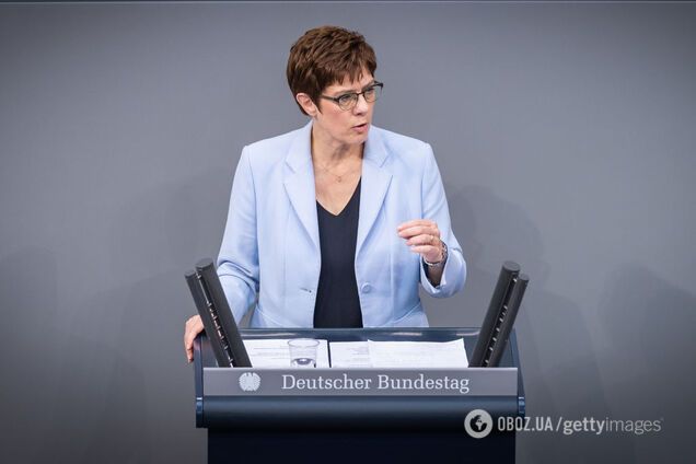 Глава Бундесверу Аннегрет Крамп-Карренбауер заявила про готовність НАТО протистояти Росії