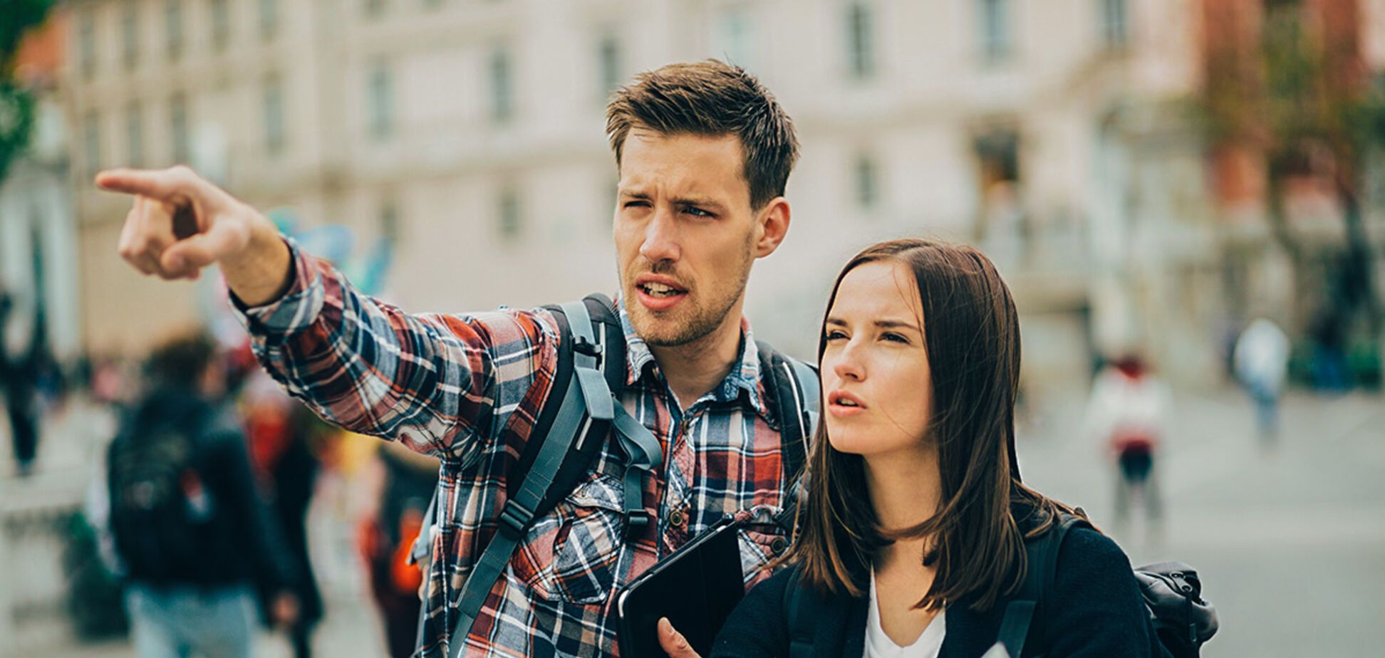 Для иностранных туристов в Украине отменили обсервацию