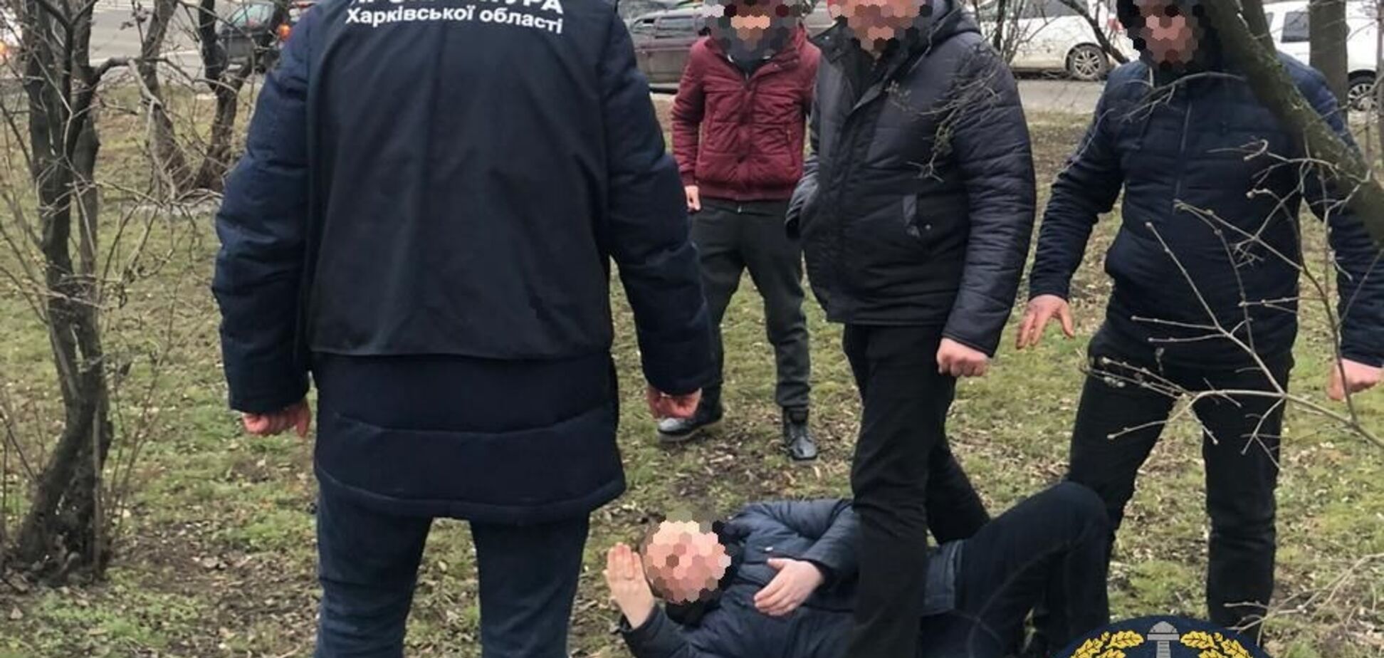 Подозреваемого, пытавшегося убежать, догнали и задержали в сквере