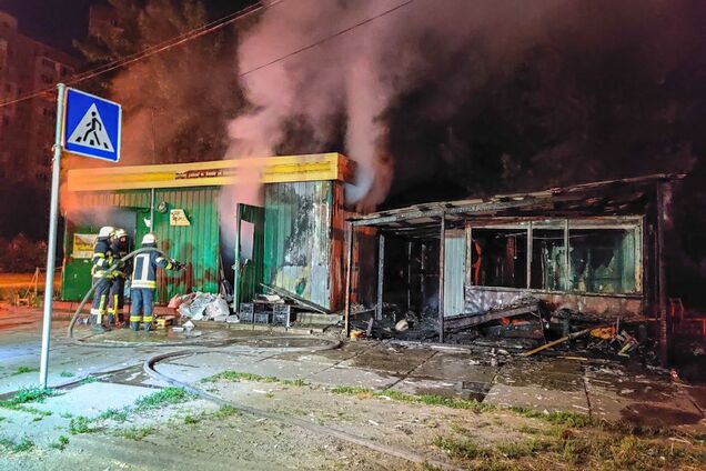 В Киеве во время пожара в МАФе с овощами погибла женщина