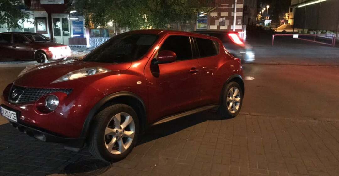 Авто поліцейської, яка наїхала на пішоходів в м.Рівне