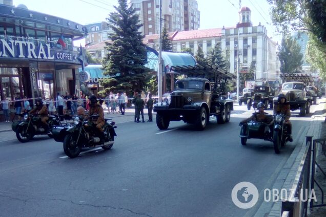 Фашик Донецкий: Чумной парад. Фото из оккупированного Донецка