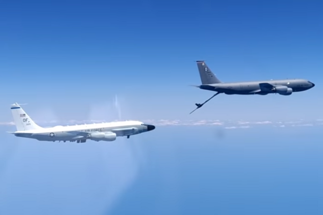 Российский истребитель перехватил самолеты США