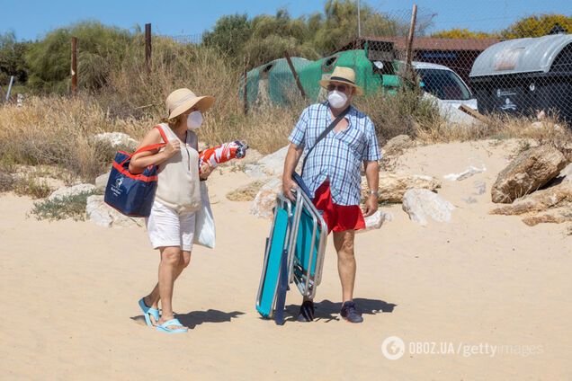Нужно ли носить маски на пляже: Степанов объяснил ситуацию
