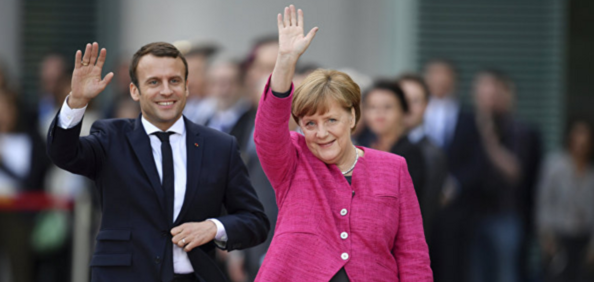 Макрон и Меркель встретились в Германии