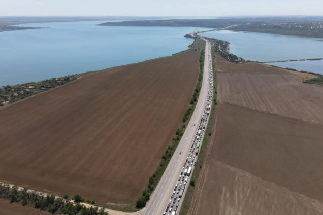 На выезде из Одессы образовались огромные пробки: авто стояли часами на дороге