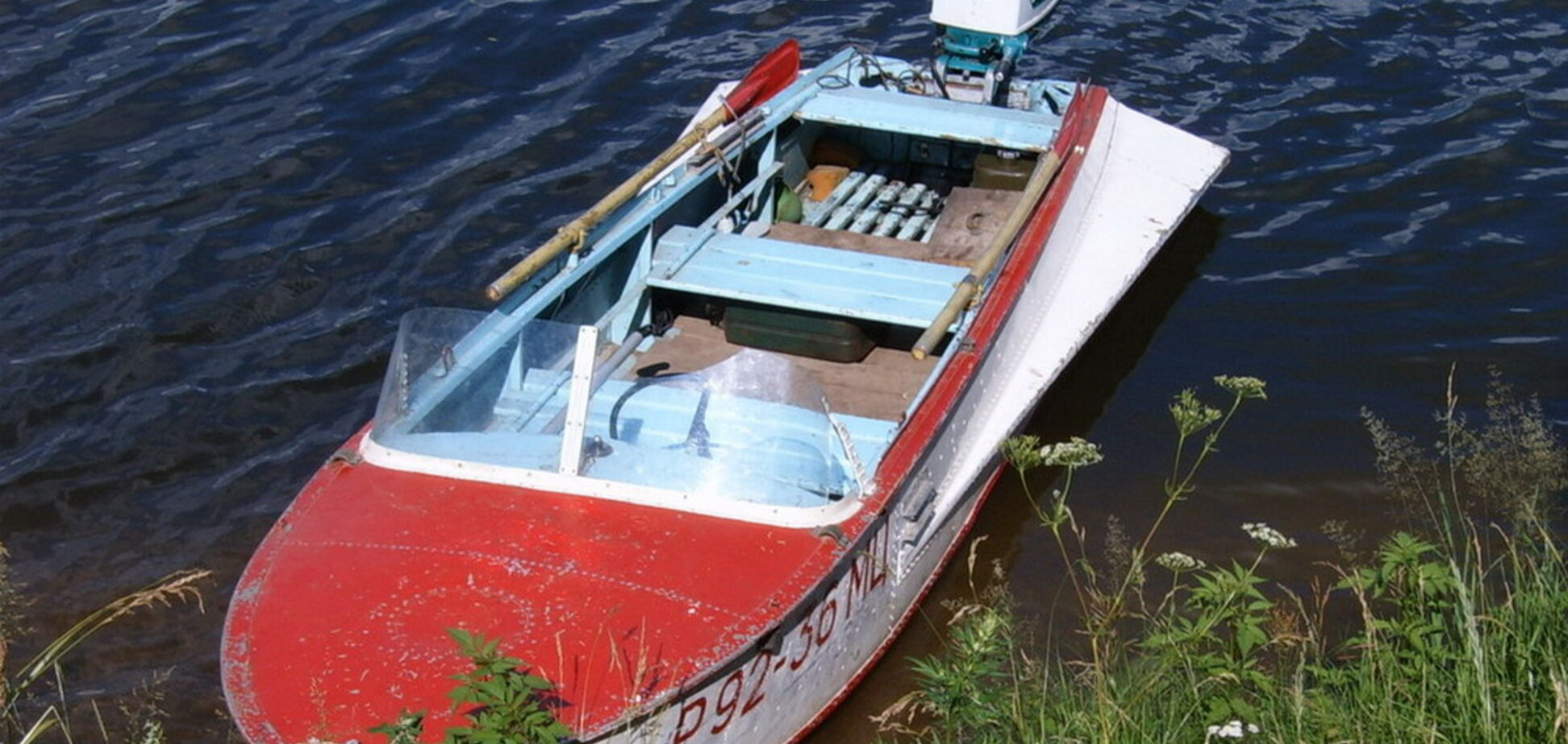 Под Днепром женщину сбила лодка