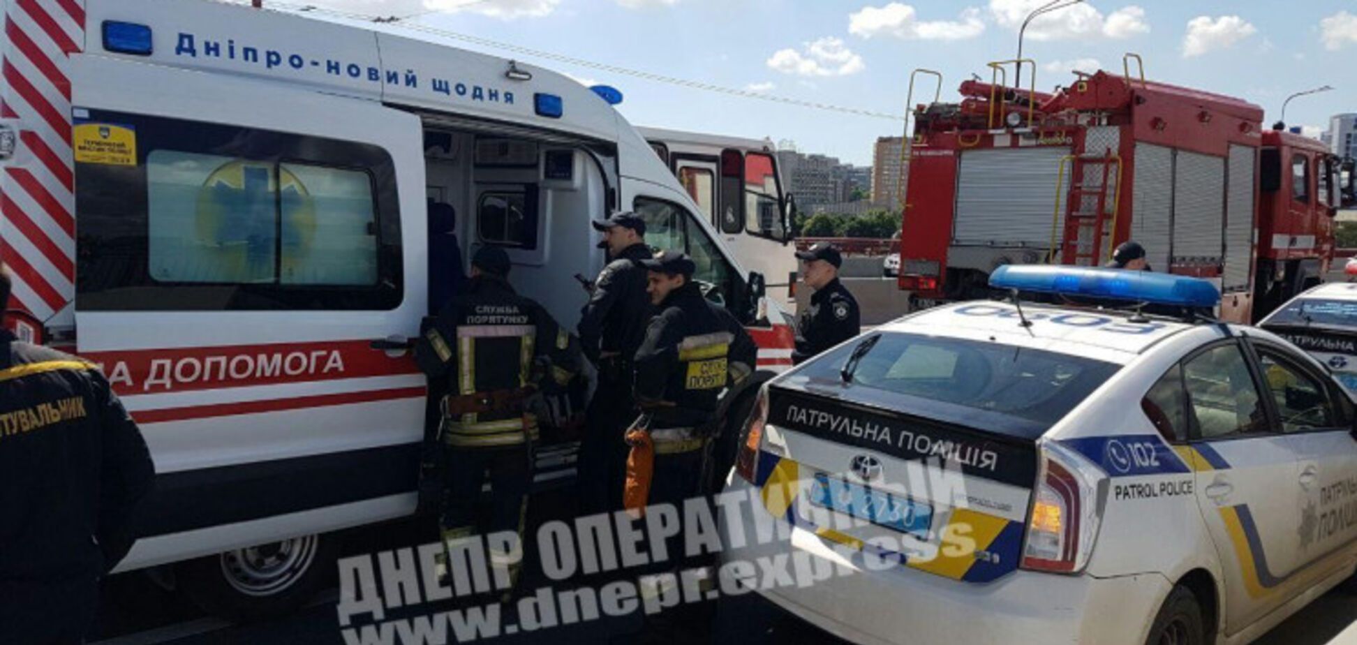 В Днепре 16-летняя девушка хотела покончить с собой из-за родителей. Видео спасения