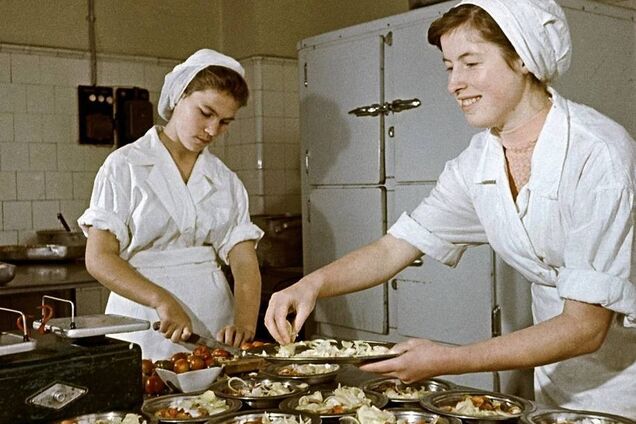 Чем на самом деле кормили в столовках СССР: блогер приоткрыл реалии