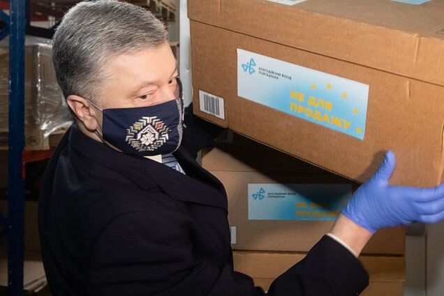Для медиков и учителей - бесплатно: Порошенко передал в Винницу 5 тысяч ИФА-тестов на антитела к COVID-19