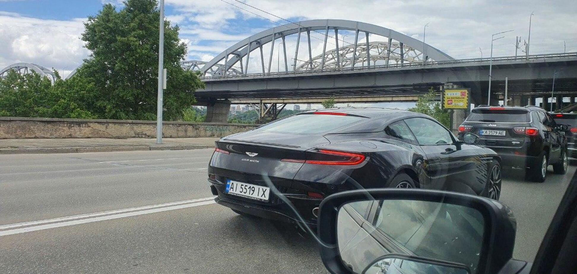 За 7 млн: в Украине засветился Aston Martin, как у Джеймса Бонда