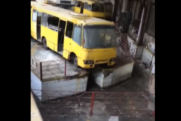 Забуті 'Богдани': у мережі показали кладовищі маршруток в Києві