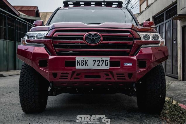 Представлен идеальный для украинских дорог Toyota Land Cruiser 200