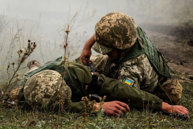 На Донбассе ранены воины ВСУ (источник: Прямой)