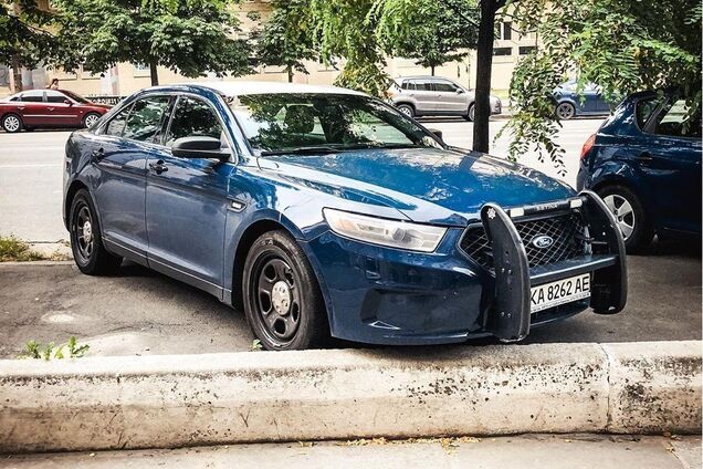 Таких еще не было: в Украине заметили очень необычное авто из США