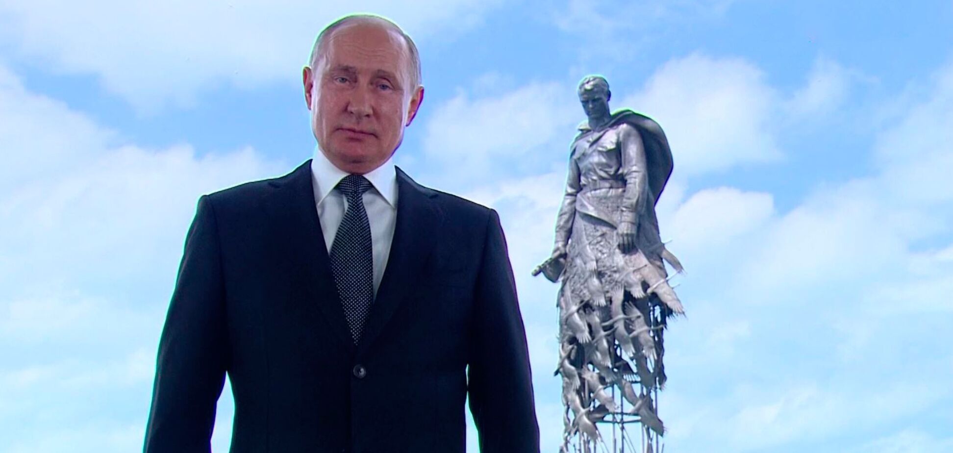 Користувачі соцмереж знайшли орфографічну помилку в монументі, який відкрили Путін і Лукашенко