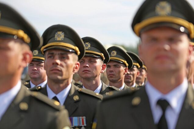 В Украине ввели новые звания в армии и на флоте. Список