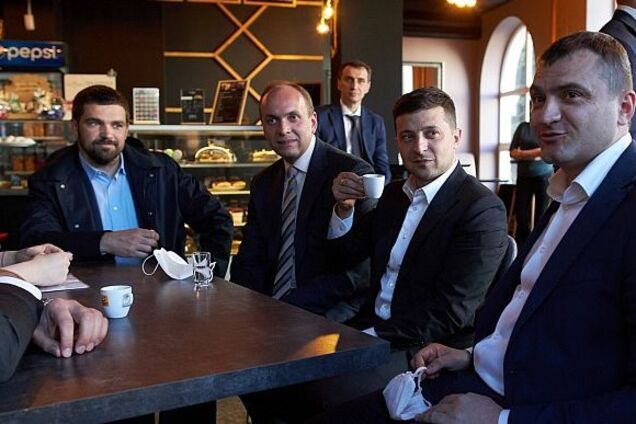 Зеленський погодився заплатити штраф за 'круту' каву в Хмельницькому