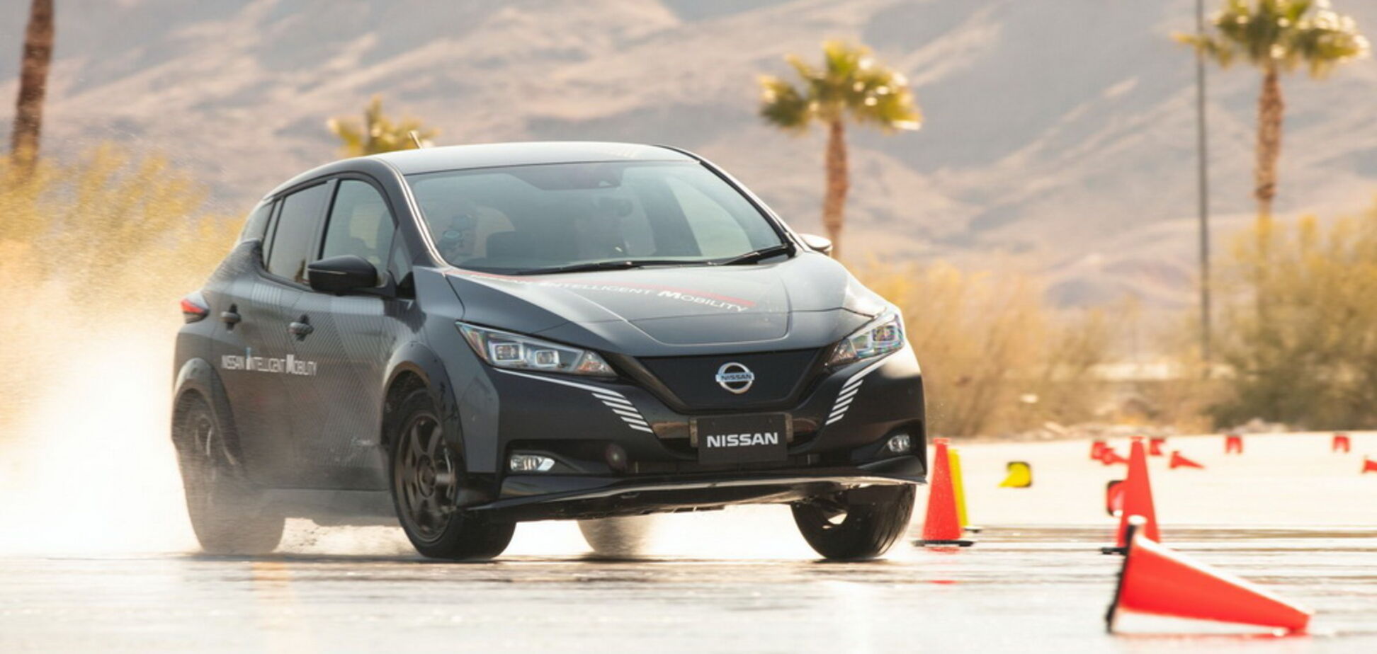 Nissan готовит полноприводный Leaf c двумя моторами