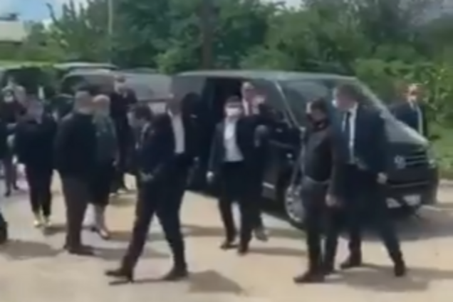 Кортеж Зеленского в селе