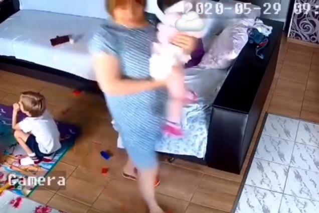 У Запоріжжі знайшли страшне відео з померлою в нелегальному дитсадку дитиною