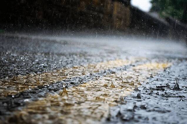 У Дніпрі оголосили штормове попередження: що буде з погодою