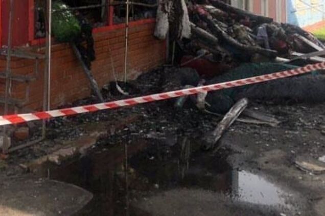 На рынке Барабашово в Харькове произошел пожар: выгорело несколько павильонов. Фото