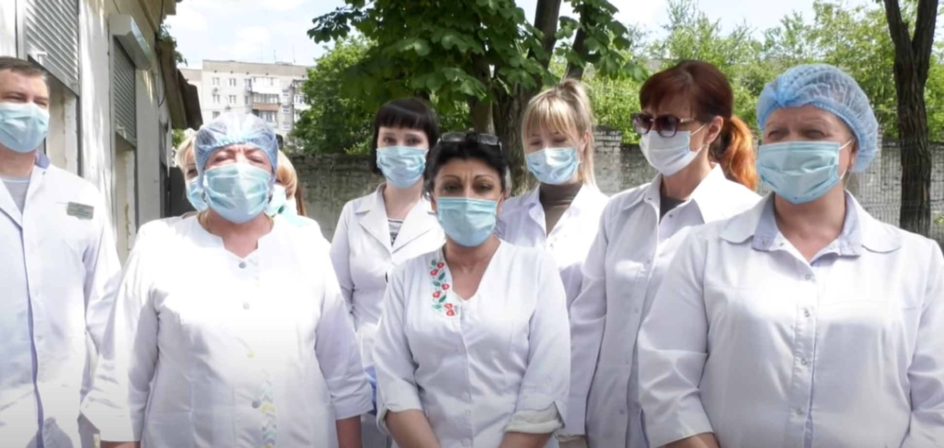 В Днепре врачи пожаловались Зеленскому на нардепа, который блокирует больницу в разгар пандемии