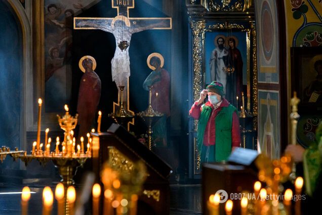 Это опасно: эпидемиолог призвала украинцев не идти в церковь на Троицу