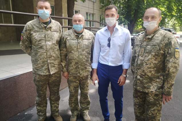Шевченко и сборная Украины помогли Киевскому военному госпиталю