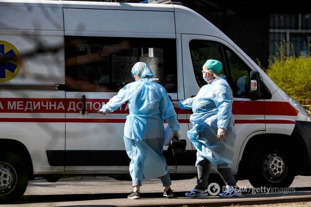 В Украине тысячи медиков заболели COVID-19: озвучена тревожная сводка