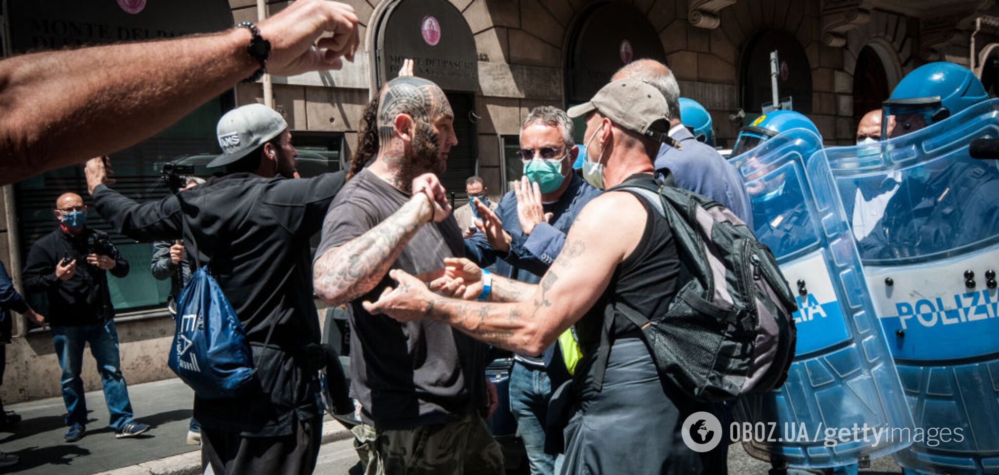 В Италии протестовали из-за коронакризиса: полиция применила слезоточивый газ. Фото и видео