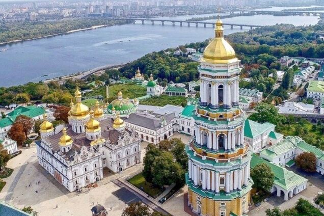На Троицу над Лаврой в Киеве заметили 'солнечный нимб'