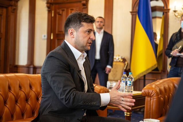 Зеленський назвав війну на Донбасі 'лабіринтом' і відповів критикам