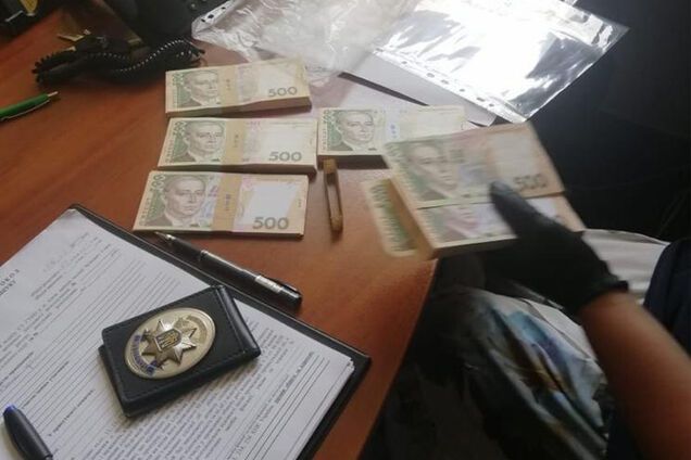 В Киеве проректора университета поймали на взятке в 220 тысяч грн. Фото