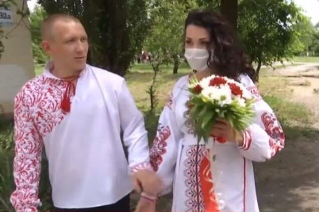 На Луганщине поженились экс-пленные "ЛНР": познакомились на обмене