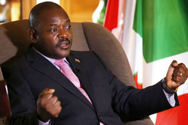Президент Бурунді, який анулював свої терміни, помер від зупинки серця
