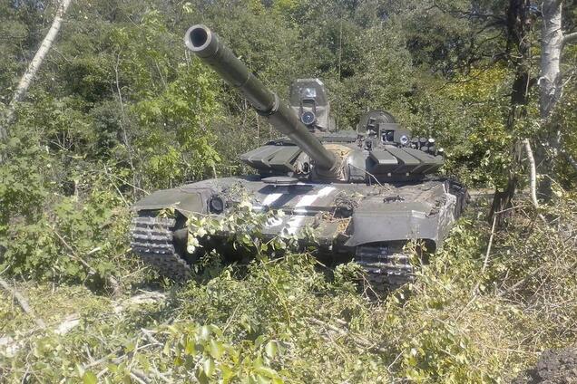 Террористы "Л/ДНР" устроили танковые маневры перед кураторами из России – разведка