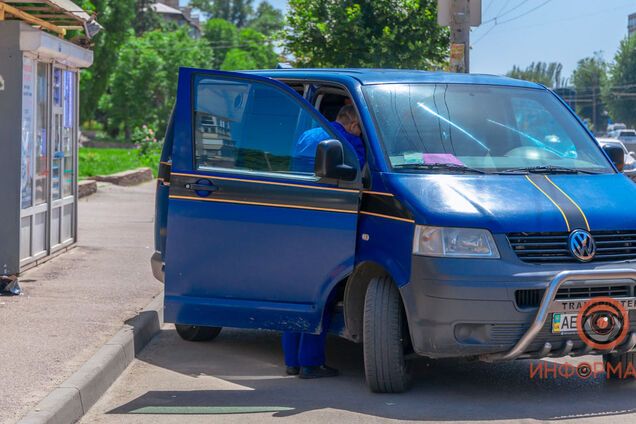 В Днепре мужчина умер прямо на троллейбусной остановке. Фото
