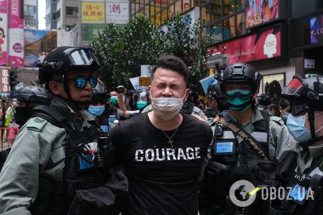 У Гонконзі поліція розігнала тисячний мітинг проти Китаю водометами. Фото