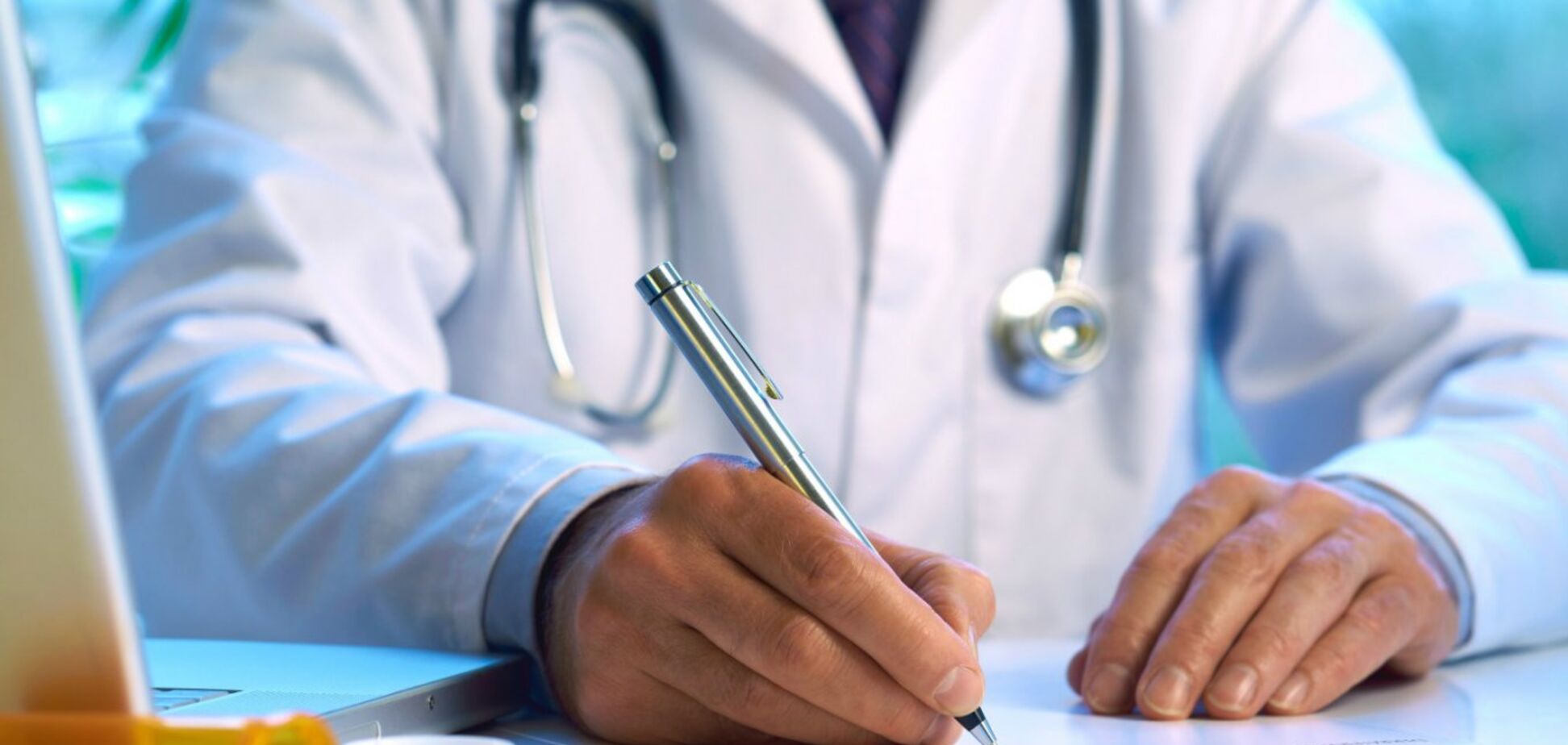 Платная и бесплатная медицина в Днепре: что делать, если врачи требуют деньги