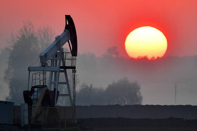 Цены на нефть продолжили падение второй день подряд: график
